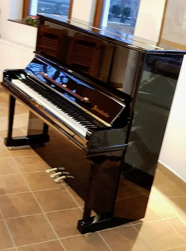 Bösendorfer CL120 pianínó