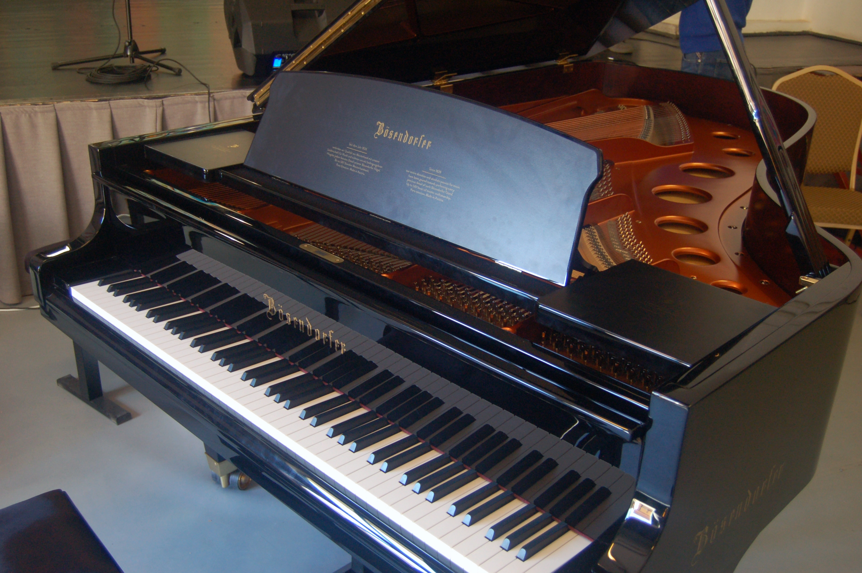 „Táncok a billentyűkön”